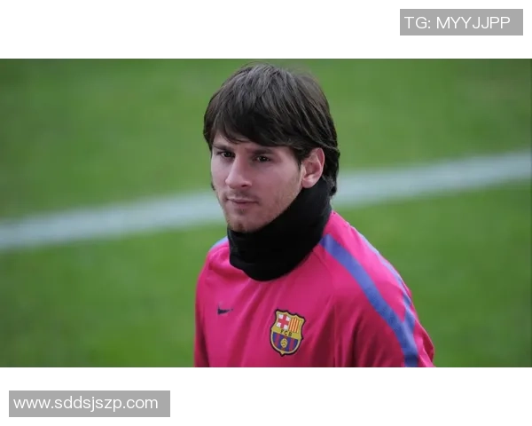 足球巨星风采全纪录 精美写真素材尽显球场魅力与个人风格